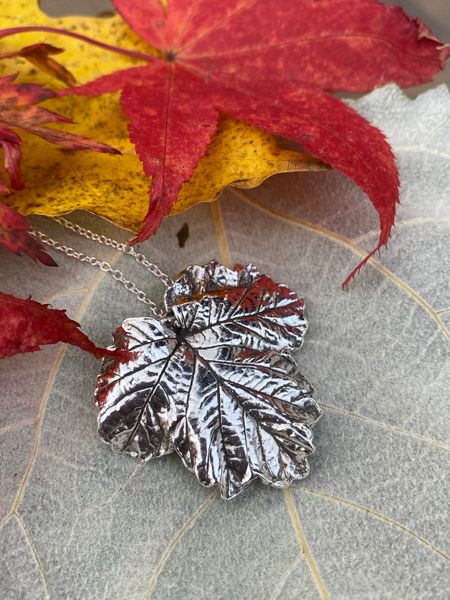 Leaf pendant