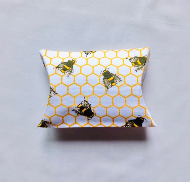 make a pillow style small gift box
