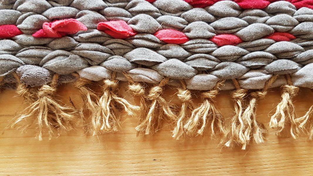 A close up of the weaving