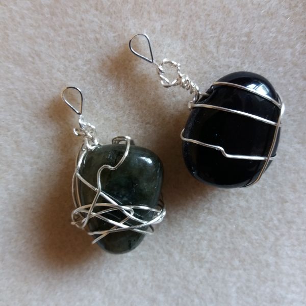 ♥ Students Excellent first attempt at Wire Wrapping Crystals ♥