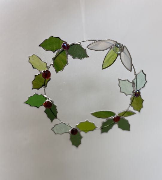 A Christmas wreath made on this workshop