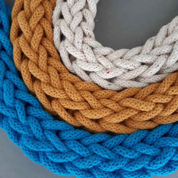 Finger Knitted Necklace Tutorial