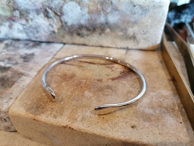 bangle with  rounded ends