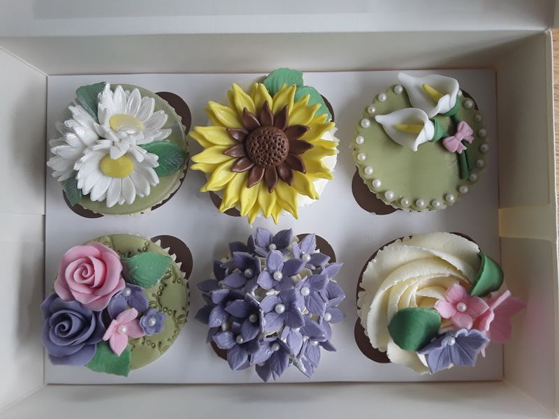 Flower themed Cupcakes