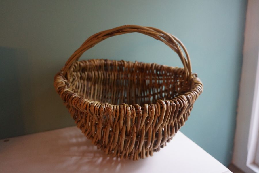 Foraging basket