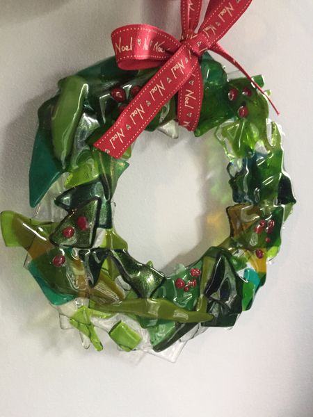 fused glasss christmas wreath ,redcurrant glass