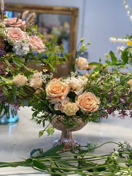 Making wedding flower centrepieces