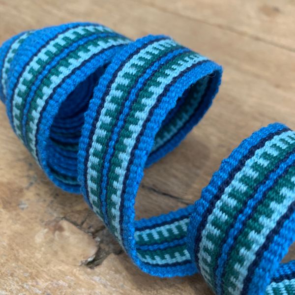 Blue patterned band, handwoven on an Ashford inkle loom