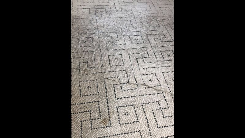 Square set floor pattern from Pompeii