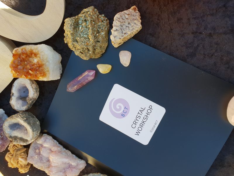 ♥ DISCOVER NATURAL AND TUMBLESTONE CRYSTAL DIFFERENCES in CRYSTAL INTRODUCTION WORKSHOPS ♥