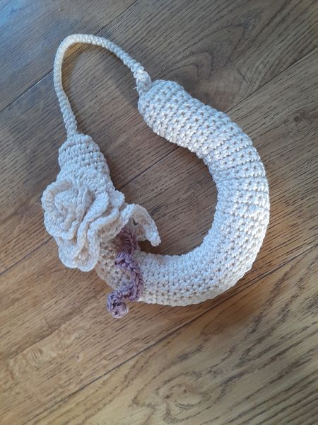 Crochet wedding horse shoe