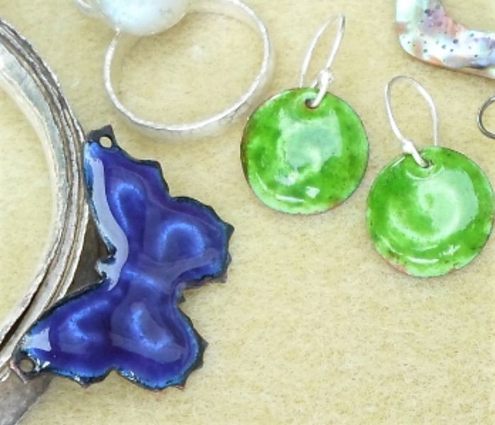 Green swirl, Sgraffito earrings and butterfly necklace pendant