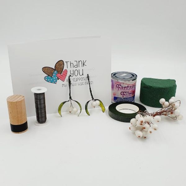 The contents of the Mistletoe kit