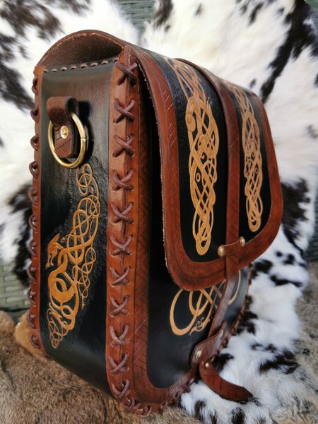 side view of the celtic bag