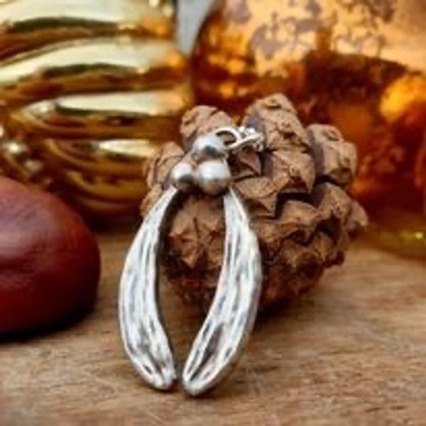 mistletoe pendant


