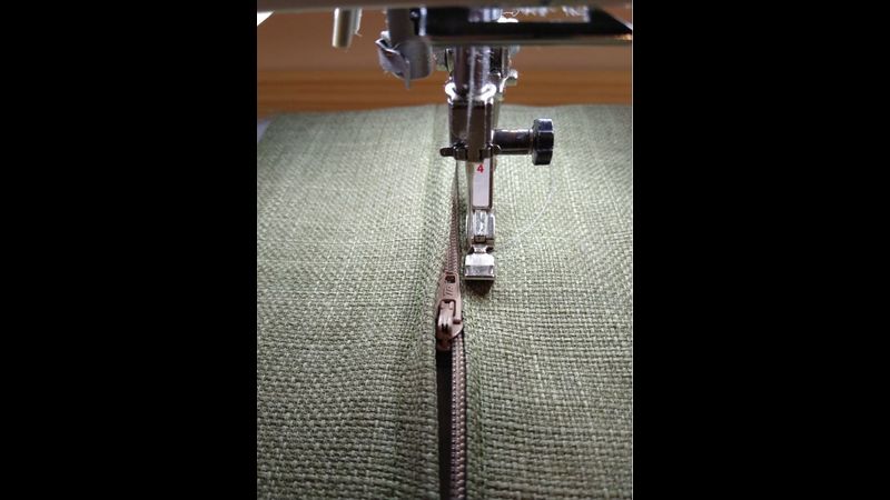 Machine Sewing Zip