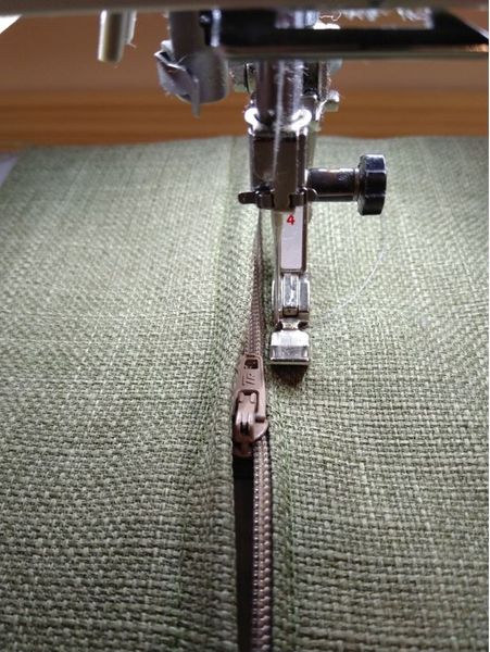 Machine Sewing Zip