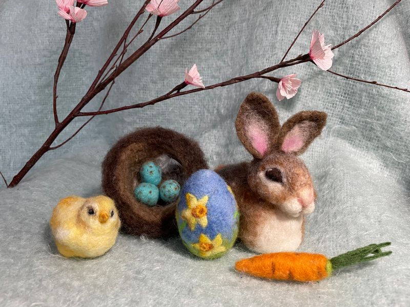 all pieces of the Easter vignette that will be needle felted during the 4 evening sessions