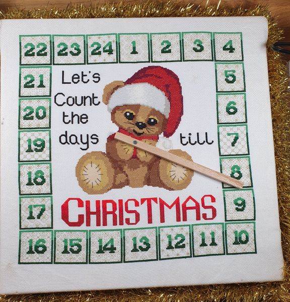 Stitched Advent clock with bear from DoodleCraft Design