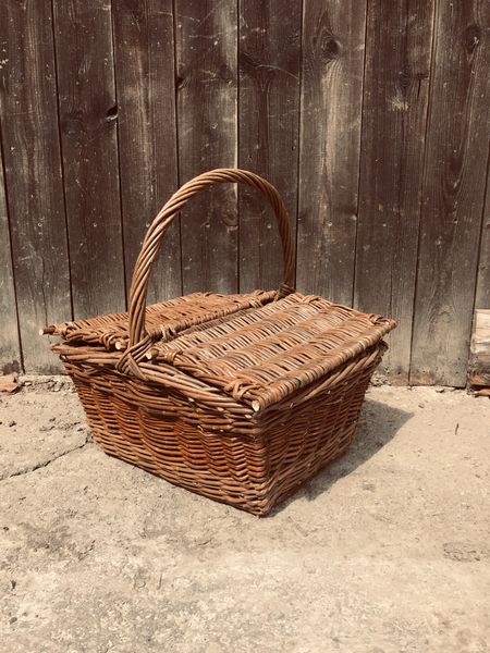 Double lidded picnic basket