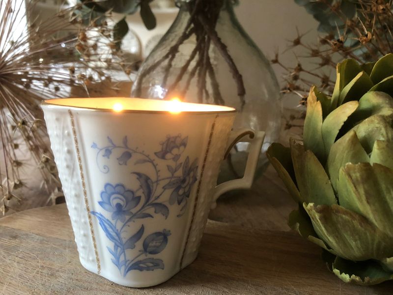 Beautiful vintage cups make charming candles